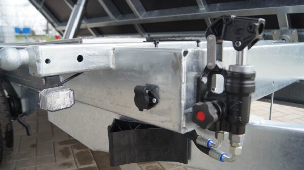 Dreiseitenkipper 306 170 3500kg Elektrisch, Nothand Rampenschacht – Bild 13