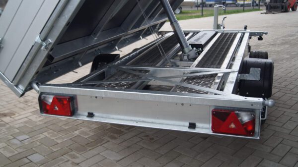 Dreiseitenkipper 306 170 3500kg Elektrisch, Nothand Rampenschacht – Bild 11