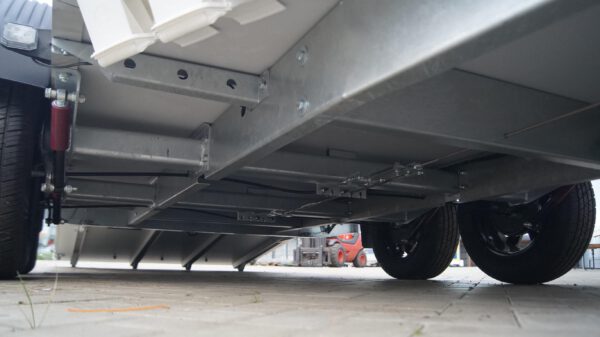 Pferdeanhänger Performance Voll-Aluminium 308x136x236 2400kg – Bild 13