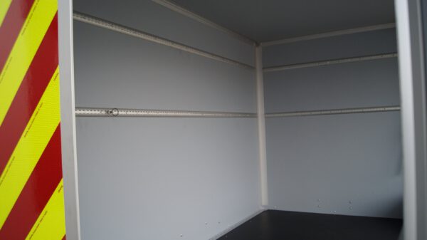 Kofferanhänger 306x154x180 2000kg Feuerwehr Einsatzstellenhygiene – Bild 10