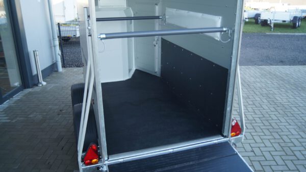 Pferdeanhänger Performance Voll-Aluminium 3,08x1,36x2,38 1500kg – Bild 7
