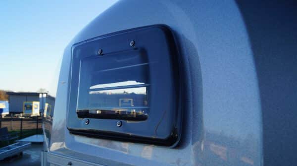 Pferdeanhänger Performance Voll-Aluminium 3,08x1,36x2,38 1500kg – Bild 15