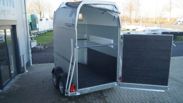 Pferdeanhänger Performance Voll-Aluminium 3,08x1,36x2,38 1500kg – Bild 5